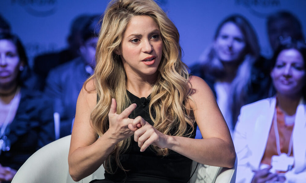 What is behind Pequé’s breakup with Shakira?  Financial problems play a role