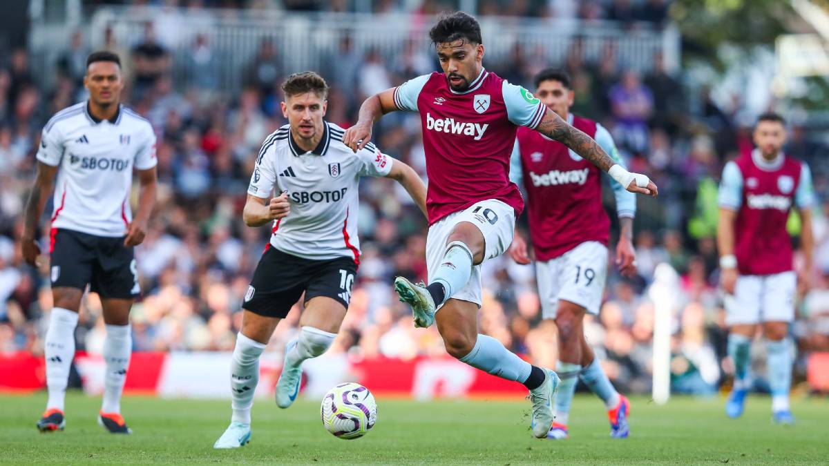 Lucas Paqueta v dresu West Hamu