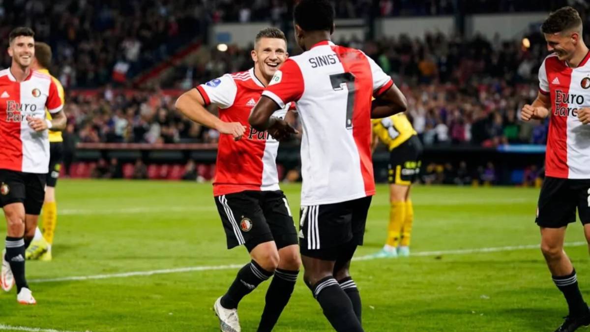 Luis Sinisterra se v dresu Feyenoordu raduje z gólu