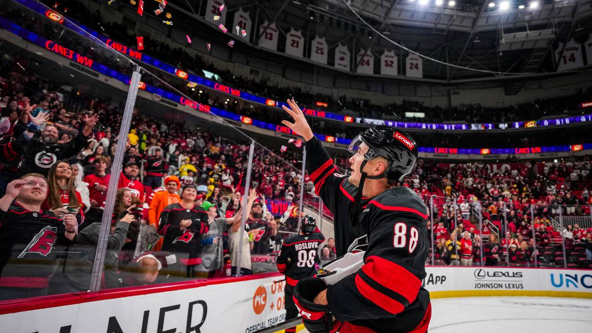 Martin Nečas Carolina Hurricanes